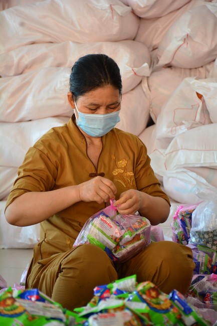 Continuing to support people in need in the Covid-19 pandemic of Hoang Phap Pagoda (series 2)